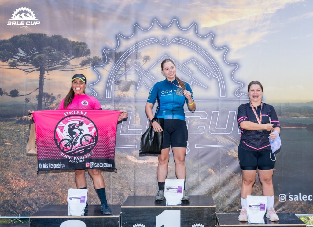 Atletas e participantes da Salé Cup MTB 2026 em Salesópolis.