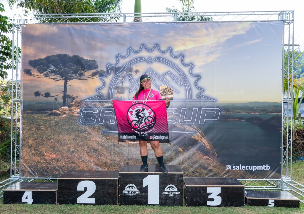 Atletas e participantes da Salé Cup MTB 2026 em Salesópolis.
