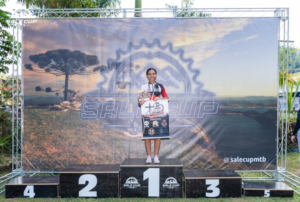 Atletas e participantes da Salé Cup MTB 2026 em Salesópolis.