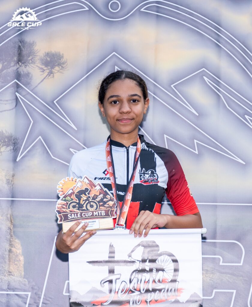 Atletas e participantes da Salé Cup MTB 2026 em Salesópolis.
