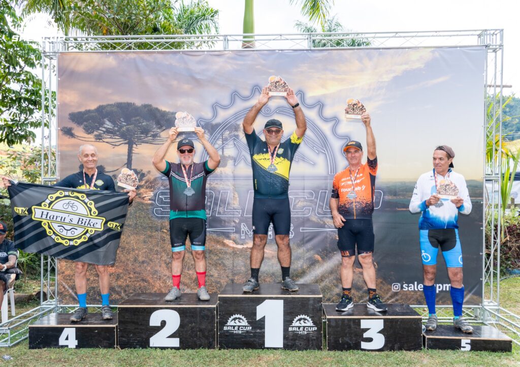 Atletas e participantes da Salé Cup MTB 2026 em Salesópolis.