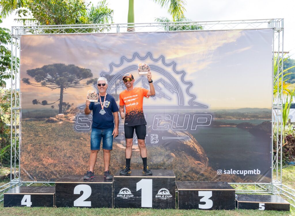 Atletas e participantes da Salé Cup MTB 2026 em Salesópolis.