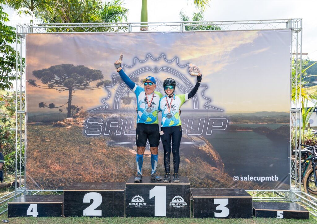 Atletas e participantes da Salé Cup MTB 2026 em Salesópolis.