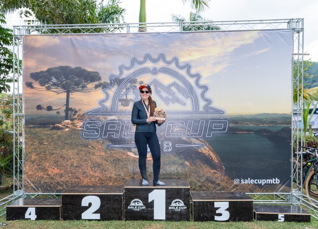 Atletas e participantes da Salé Cup MTB 2026 em Salesópolis.