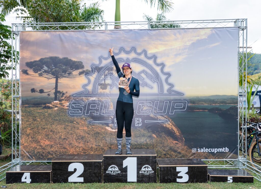 Atletas e participantes da Salé Cup MTB 2026 em Salesópolis.