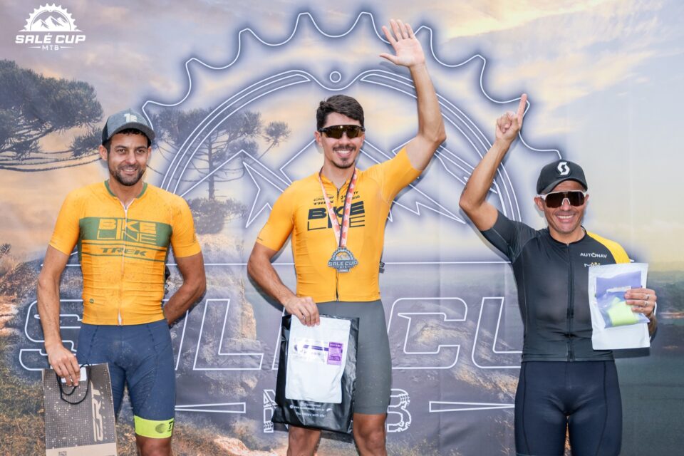 Atletas e participantes da Salé Cup MTB 2026 em Salesópolis.
