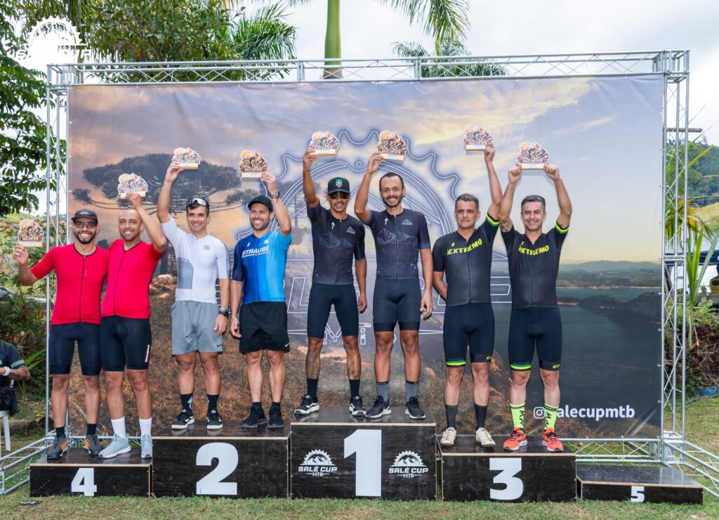 Atletas e participantes da Salé Cup MTB 2026 em Salesópolis.
