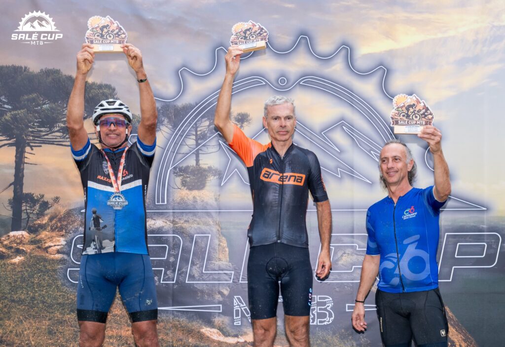 Atletas e participantes da Salé Cup MTB 2026 em Salesópolis.