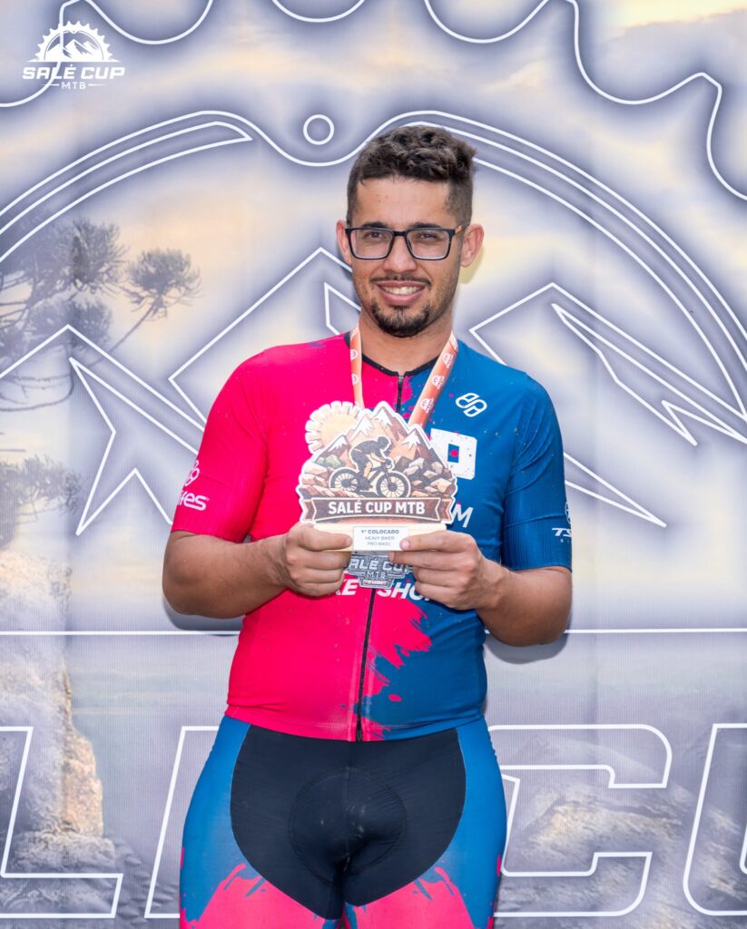 Atletas e participantes da Salé Cup MTB 2026 em Salesópolis.