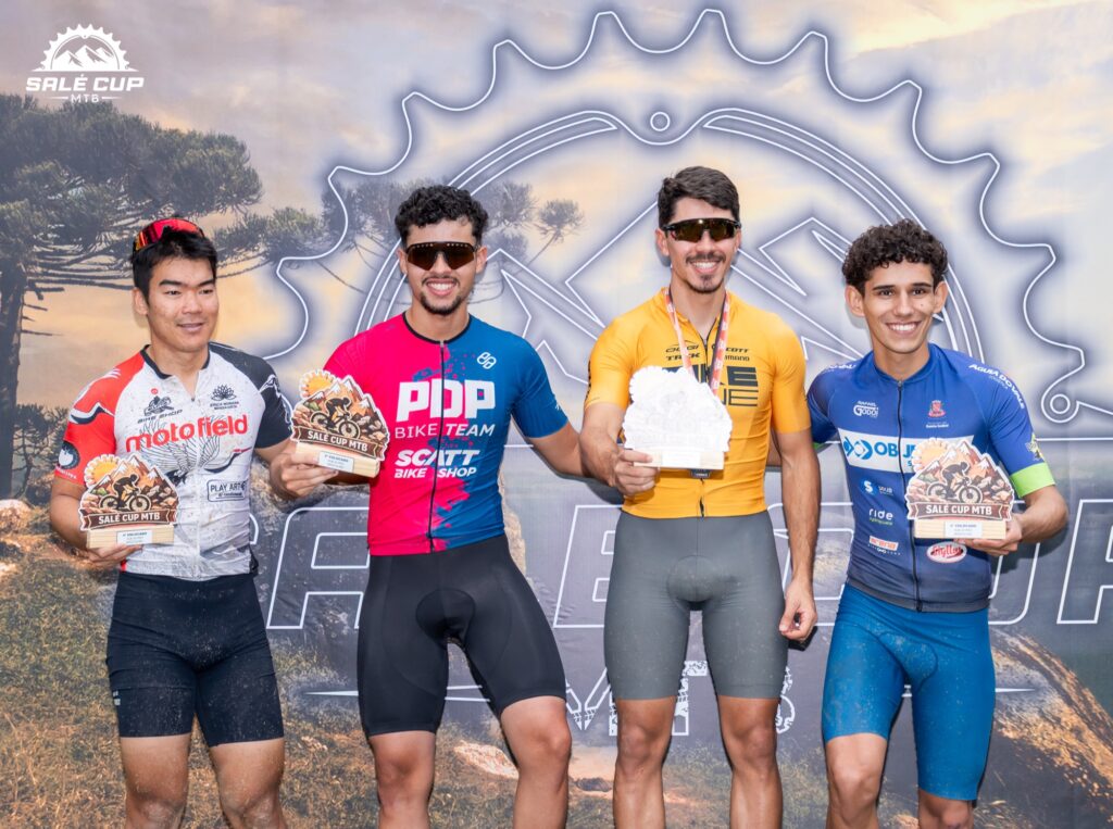 Atletas e participantes da Salé Cup MTB 2026 em Salesópolis.