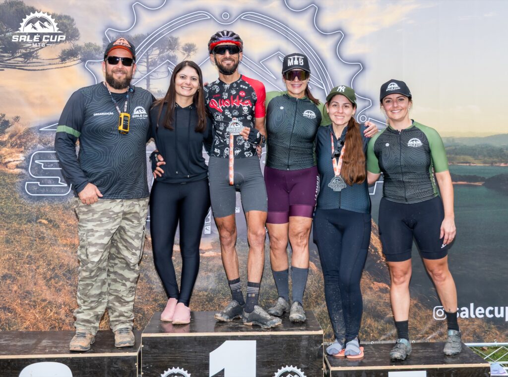 Atletas e participantes da Salé Cup MTB 2026 em Salesópolis.