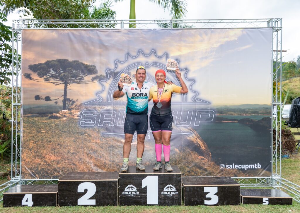 Atletas e participantes da Salé Cup MTB 2026 em Salesópolis.